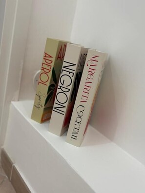 تجهيزات دش، مستلزمات مجانية للعناية الشخصية، مجففات شعر، مناشف