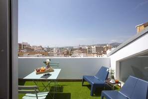 Outdoor dining - Duplex penthouse with sunny terrace (Castellón)