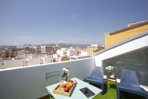 Outdoor dining - Duplex penthouse with sunny terrace (Castellón)
