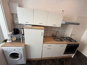 基础公寓 | 私人厨房 | 冰箱、微波炉、烤箱、炉灶