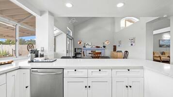 House | 4 bedrooms, Internet