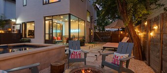 Spacious 5BR Austin Home With Backyard Fire Pit