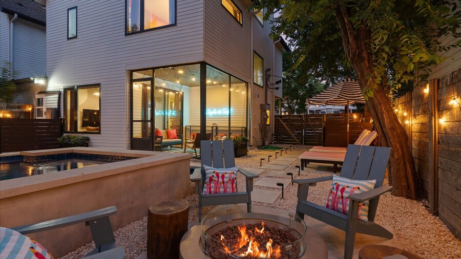 Spacious 5BR Austin Home With Backyard Fire Pit