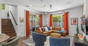 House | 10 bedrooms - Eclectic Group Getaway With Pool Patio Fire Pit (Austin)