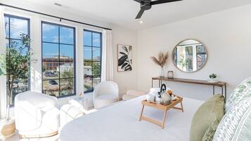 Tabla de planchar con plancha, cuna de viaje y wifi gratis