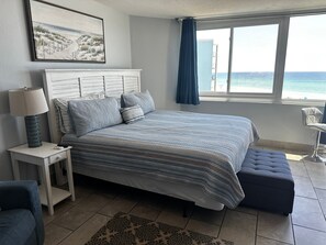 Room - Beach Front Ocean View Condo - Top of the Gulf 615 (Panama City Beach)