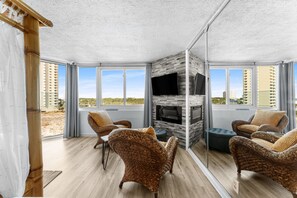 Apartment | 1 bedroom - Top of the Gulf 620 Beachfront Couples Retreat (Panama City Beach)