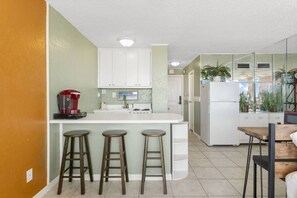 1 bedroom - Top of the Gulf 421 - Luxury Beach View Condo (Panama City Beach)