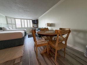 House - Renovated Beach Front Condo - Top of the Gulf 302 (Panama City Beach)