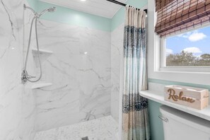 House | 1 bedroom - Newly Renovated 2 Bedroom Beach House Free Parking (Panama City Beach)