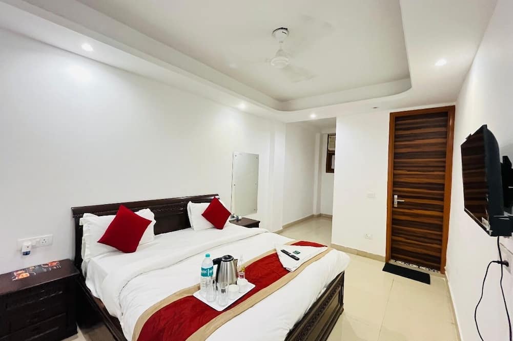 Roomshala Hotel Iotus Villa
