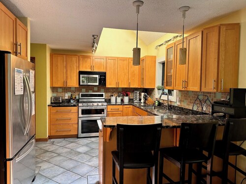 Home on Big Island Shores available for the whole winter season