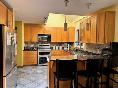 Home on Big Island Shores available for the whole winter season