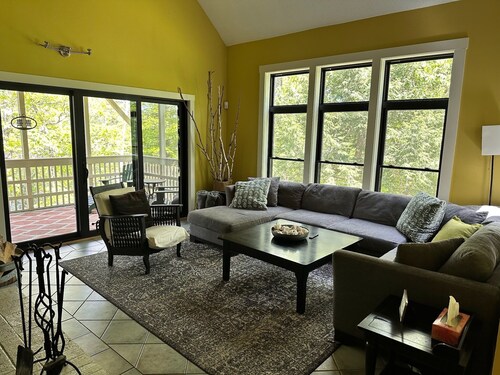 Home on Big Island Shores available for the whole winter season