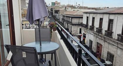 Room 5 minutes from the city center, ideal for exploring the city.