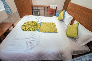 9 عدّة غرف نوم وواي فاي وملاءات أسرّة