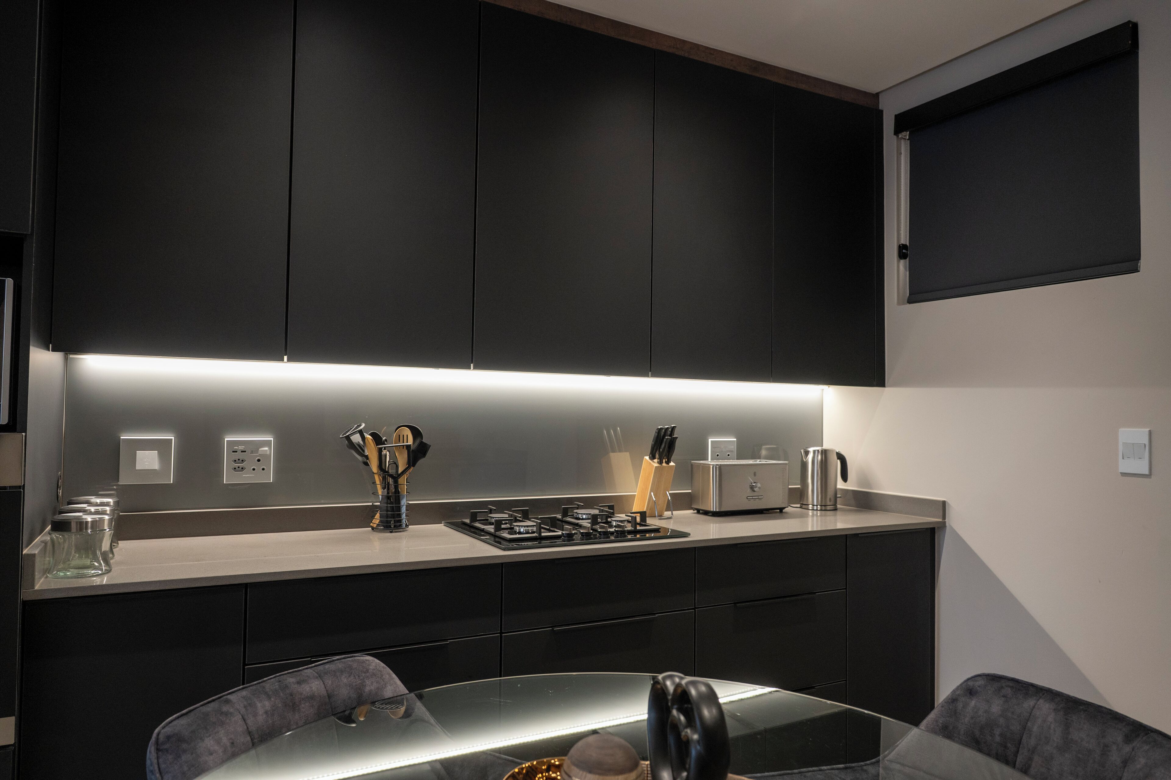 Deluxe Studio, Balcony, City View | Private kitchen | Full-sized fridge, microwave, oven, stovetop