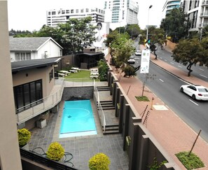 المنشأة من الخارج