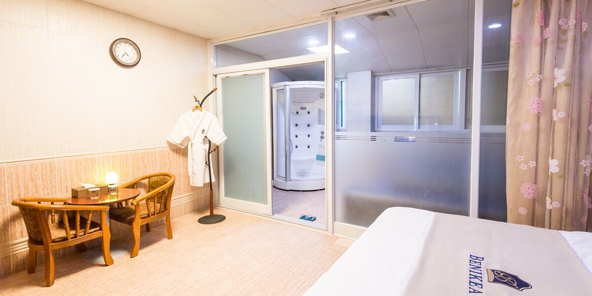 Habitación (Aqua Jet Spa) | Espacio para trabajar con un portátil, wifi gratis, ropa de cama