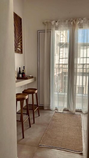 Quarto superior | Cofres nos quartos, ferros/tábuas de passar roupa, Wi-Fi de cortesia