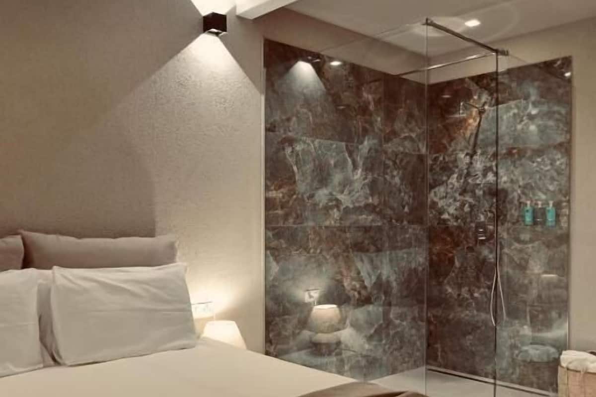 Exclusive-huone | Tallelokero huoneessa, silitysrauta/-lauta, ilmainen Wi-Fi