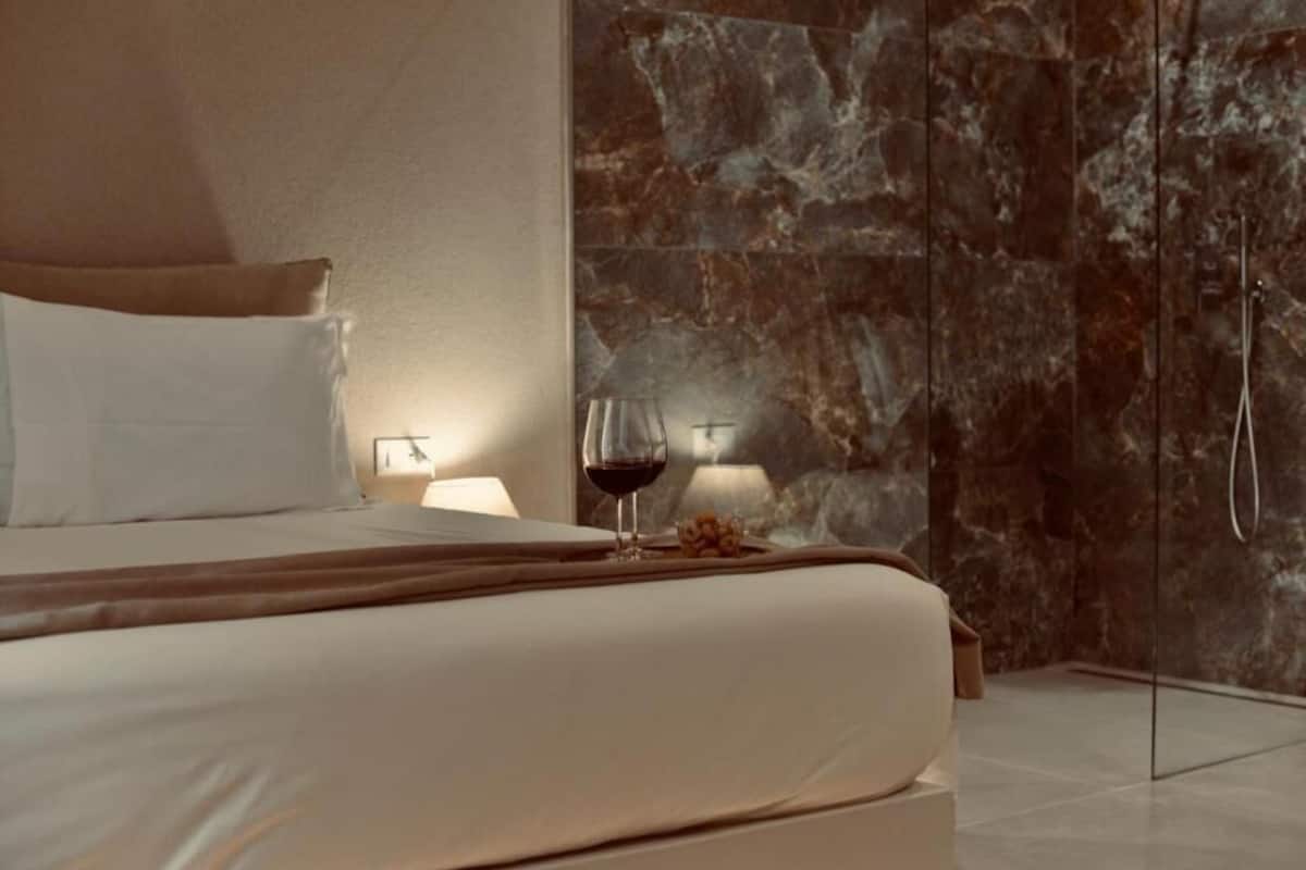 Exclusive Room | In-room safe, iron/ironing board, free WiFi