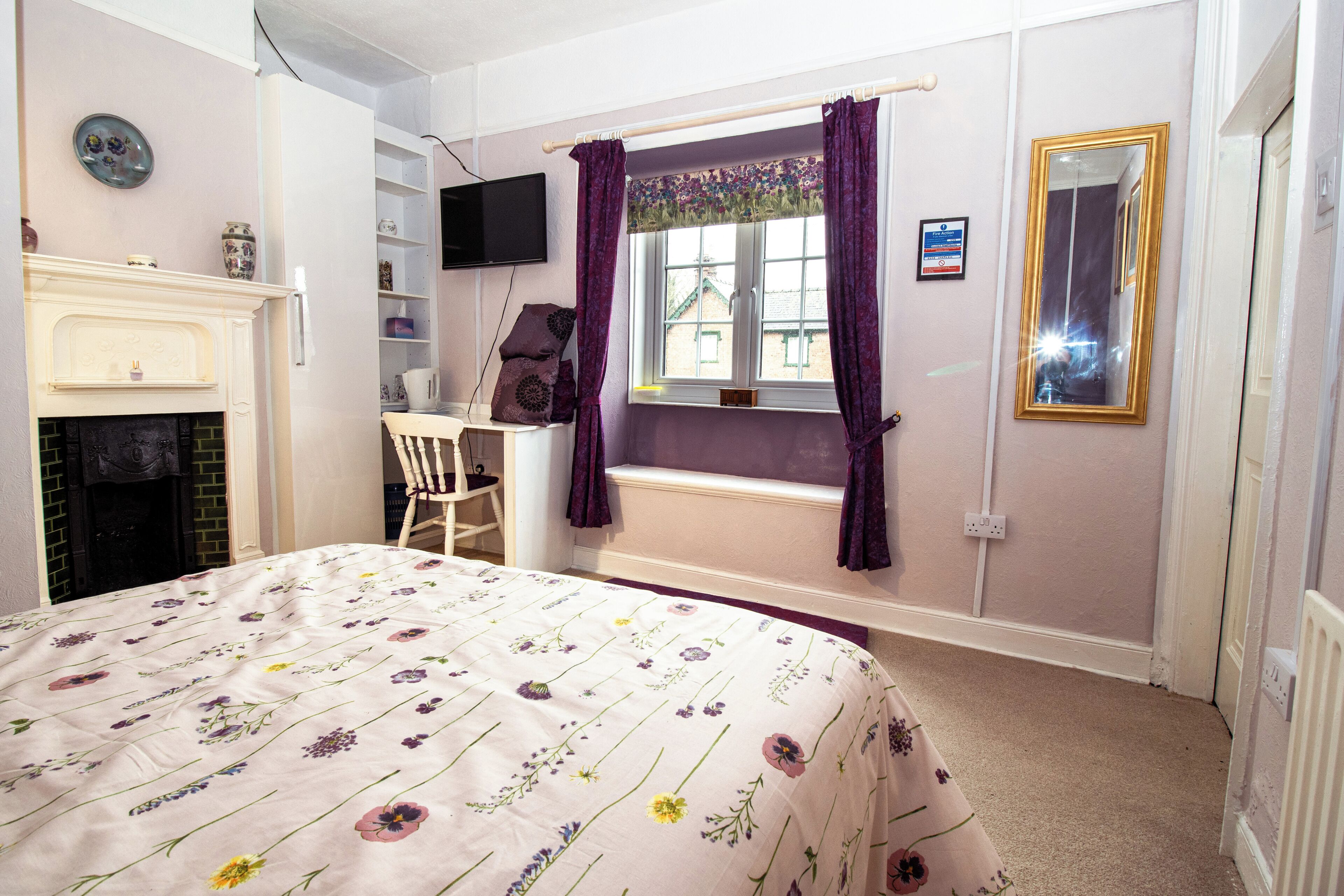 Comfort Double Room | Blackout drapes, iron/ironing board, free WiFi