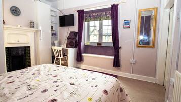 Comfort Double Room | Blackout drapes, iron/ironing board, free WiFi