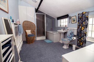 Double or Twin Room, 2 Twin Beds, Non Smoking | Blackout drapes, iron/ironing board, free WiFi