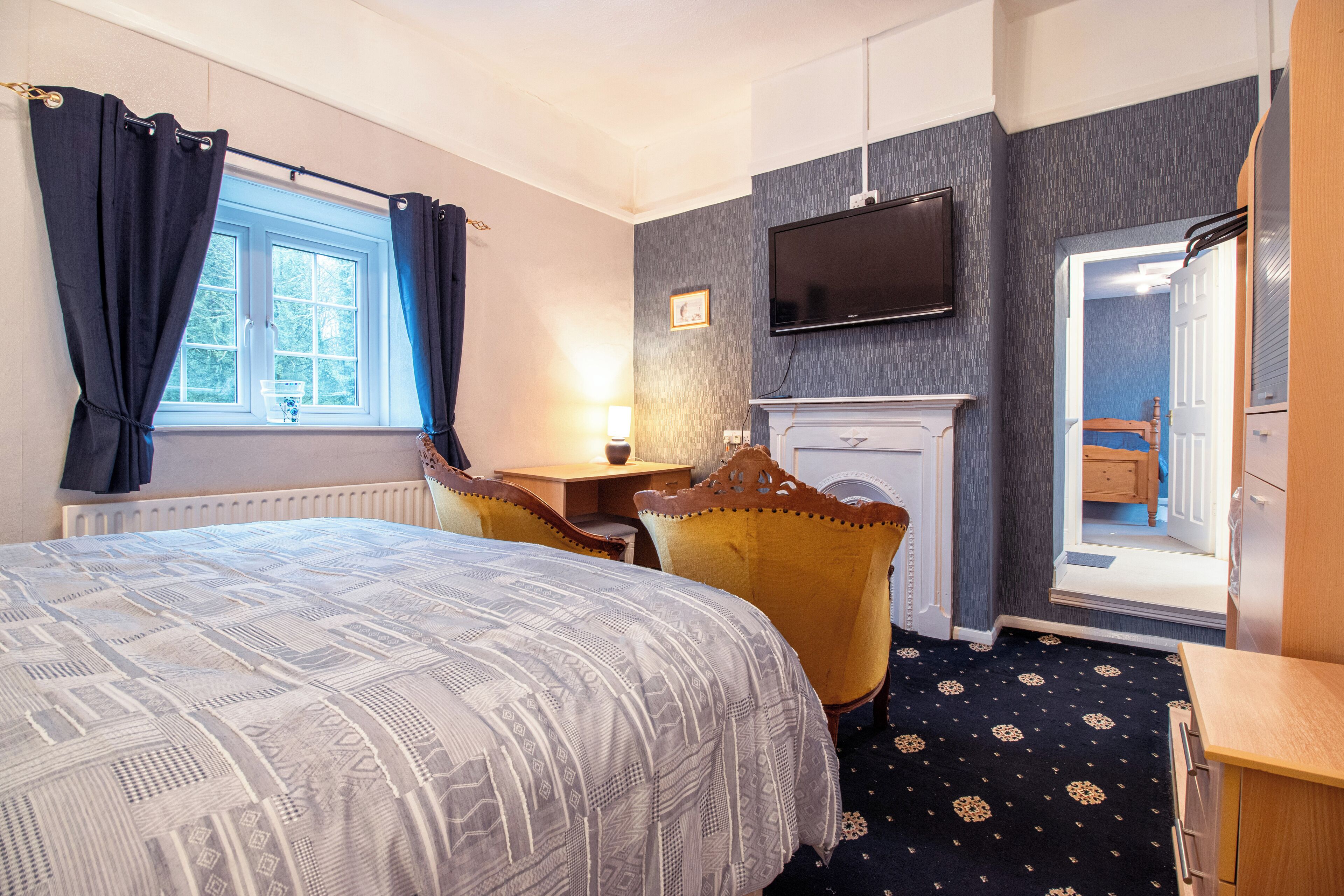 Family Suite, Non Smoking, Pets Not Allowed | Blackout drapes, iron/ironing board, free WiFi