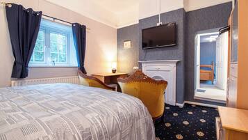 Blackout curtains, iron/ironing board, free WiFi