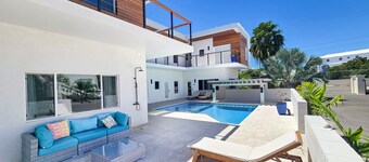 Modern Private Building w Pool & Gym, Studios + 3BR Units Central Provo