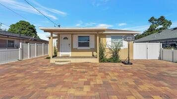 Apartment, Accessible | 1 bedroom, Internet