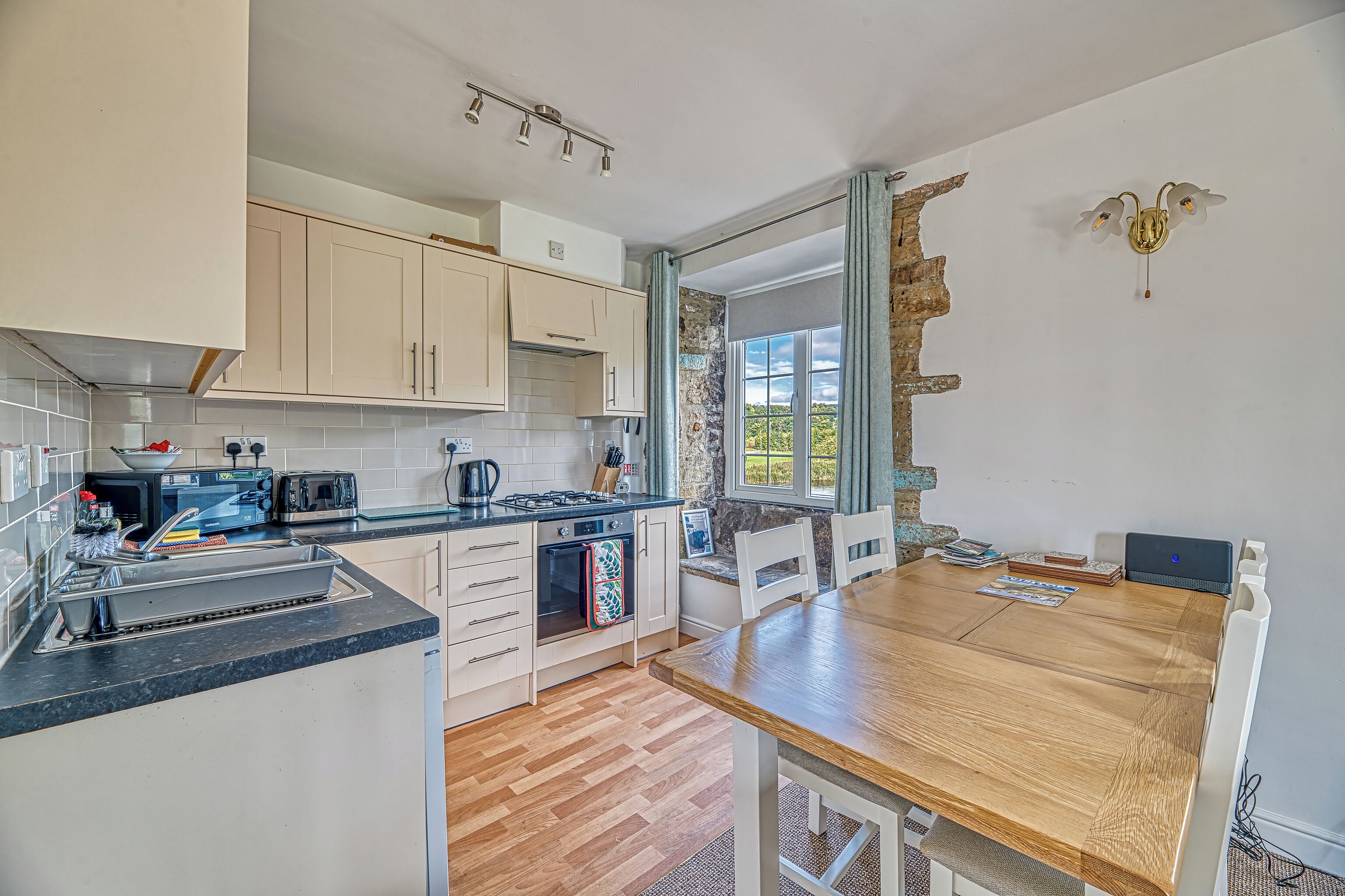 Family Apartment, 3 Bedrooms, Non Smoking, Pets allowed | Private kitchen | Electric kettle, toaster