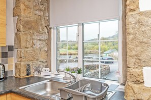 Basic Apartment, 3 Bedrooms, Pets Allowed | Private kitchen | Electric kettle, toaster - Bridge End Mill Apartments by Guestz (Settle)