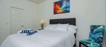 Luxurious Cozy Ontario Home Ideal Family Retreat