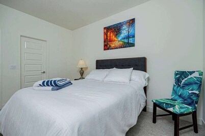 Luxurious Cozy Ontario Home Ideal Family Retreat