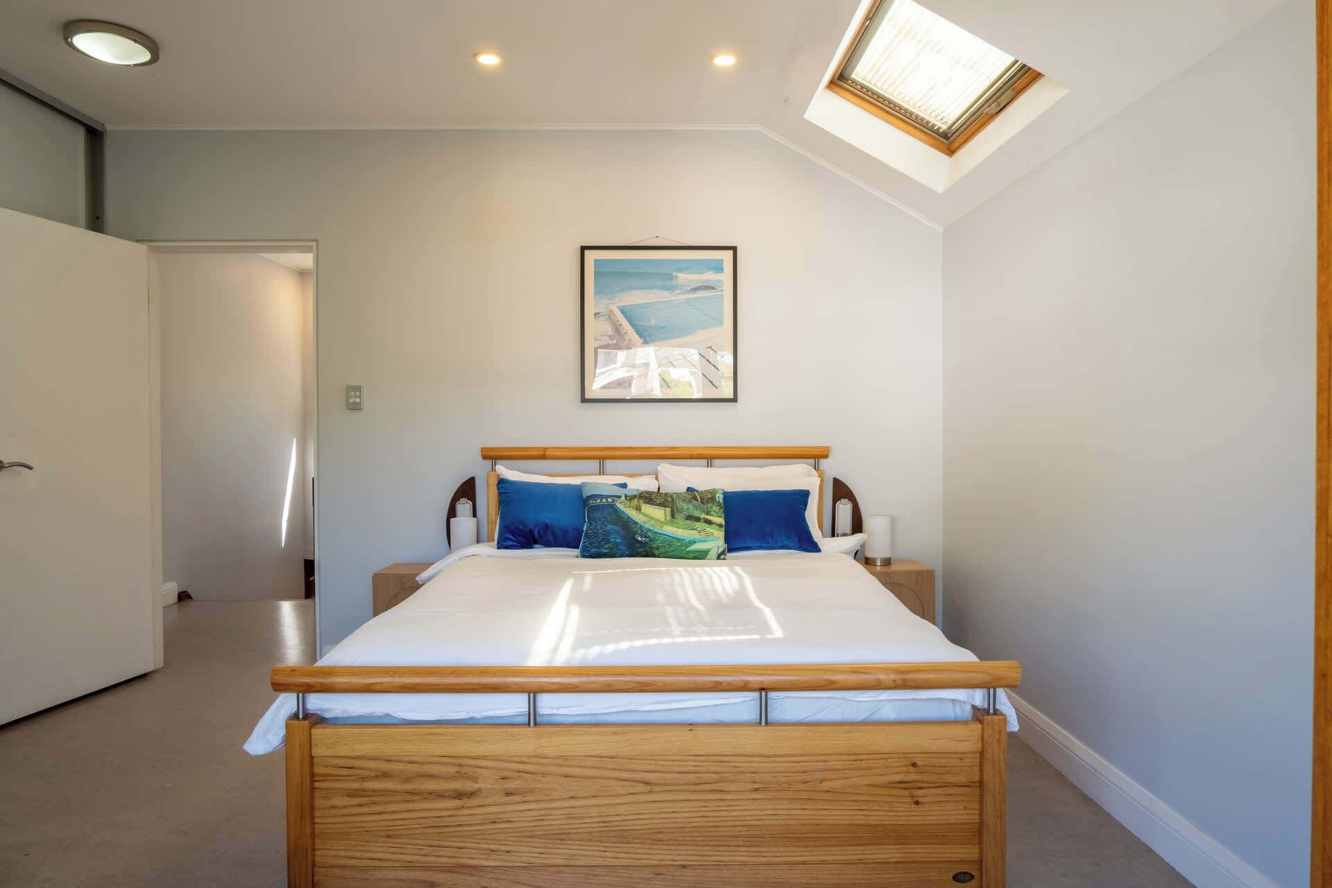 3 bedrooms, iron/ironing board, Internet, bed sheets