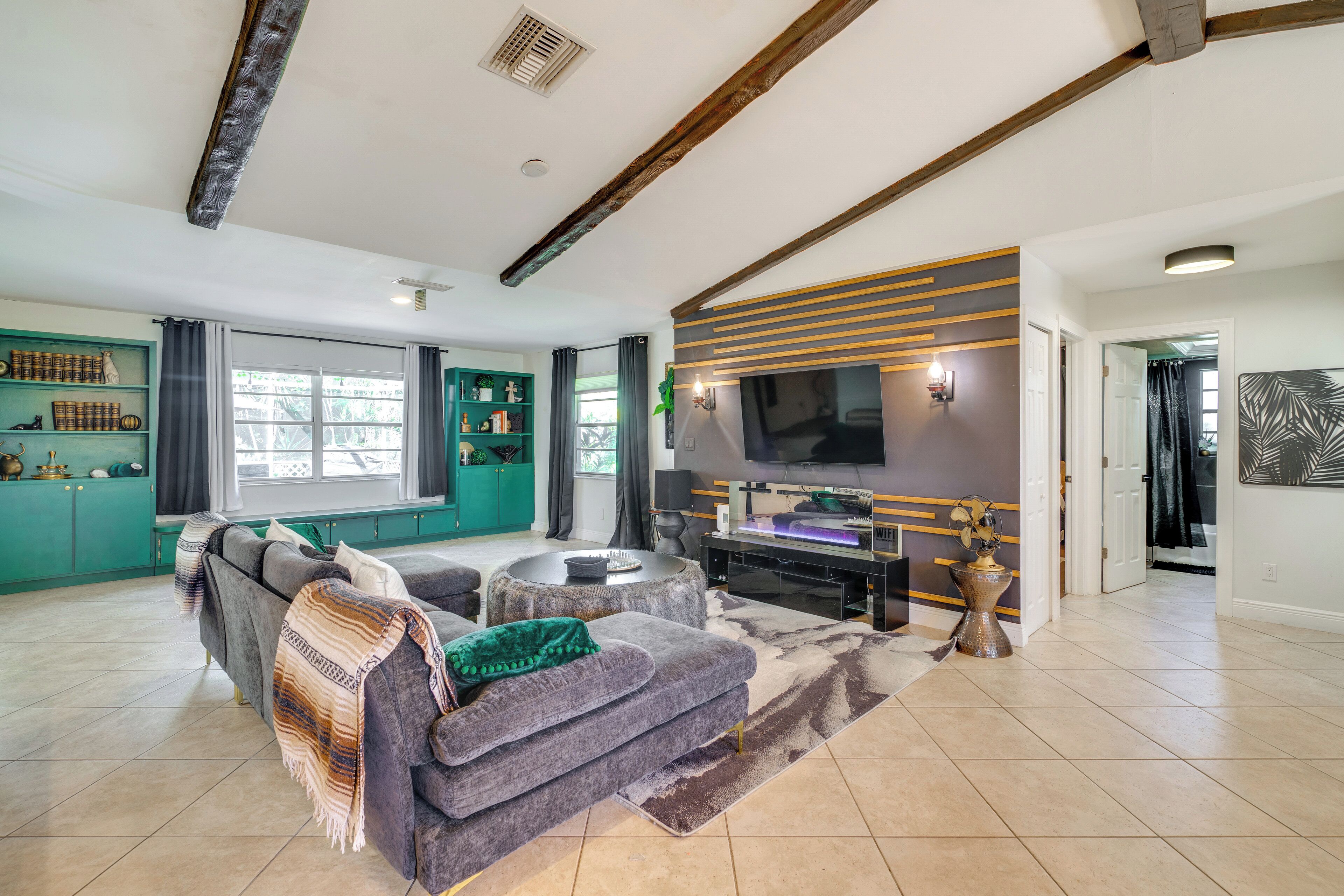 House (3 Bedrooms) | Interior