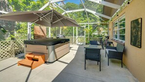 Rumah (3 Bedrooms) | Bagian depan properti