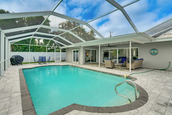 Fish & Swim: Waterfront Home W/ Dock In Cape Coral - Fort Myers