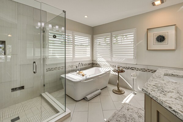 House (3 Bedrooms) | Interior - 2 Mi to South Beach: Waterfront Home w/ Lanai! (Marco Island)