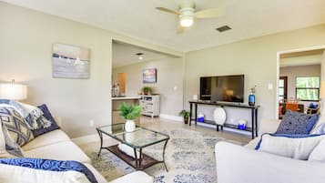 House (3 Bedrooms) | Front of property