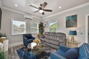 Apartment (2 Bedrooms) | Interior - Walk to UC Davis Medical Center! Duplex w/ Patio (Sacramento)