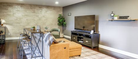 Apartment (2 Bedrooms) | Front of property