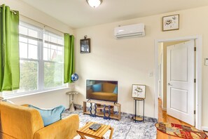 Interior - Quiet Newark Apt Near Colleges, Arenas & Hospitals (Newark)