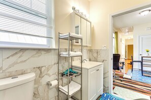 Interior - Quiet Newark Apt Near Colleges, Arenas & Hospitals (Newark)