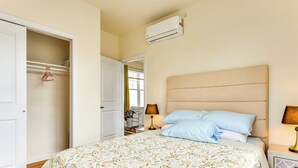 Interior - Quiet Newark Apt Near Colleges, Arenas & Hospitals (Newark)