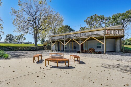 Boat Truman & Lake of the Ozarks: Country Getaway!