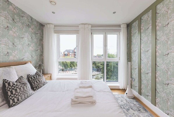 2 chambres, fer et planche à repasser, accès Internet, draps fournis